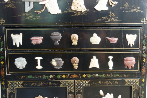 Image 1 of Meuble chinois de rangement à incrustation de pierres dures, Chine milieu XXème