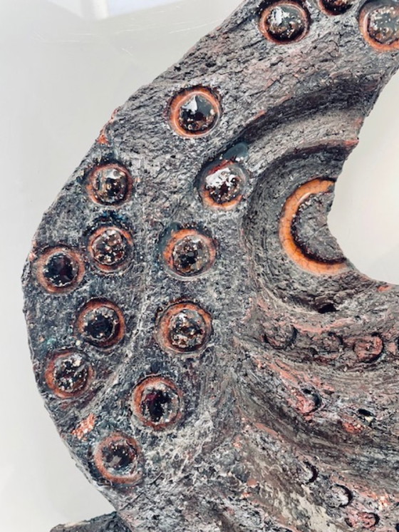 Image 1 of Zeldzame brutalistische wandsculptuur haan van keramiek