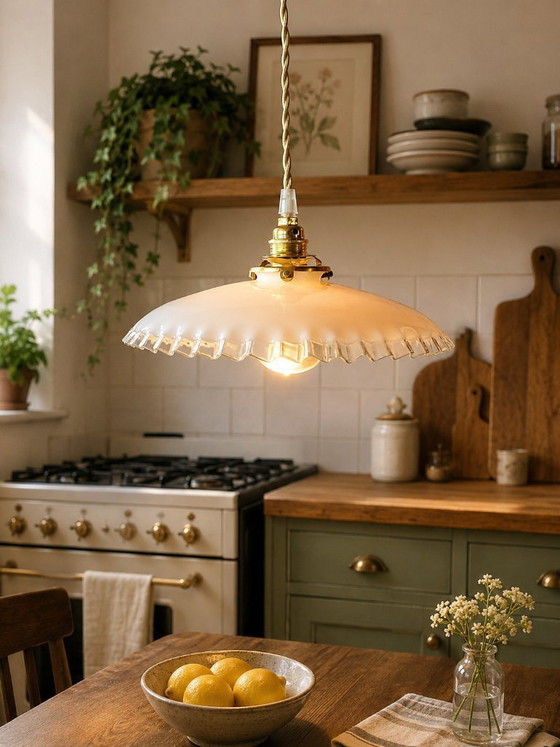 Image 1 of Lampada a sospensione in vetro opalino plissettato