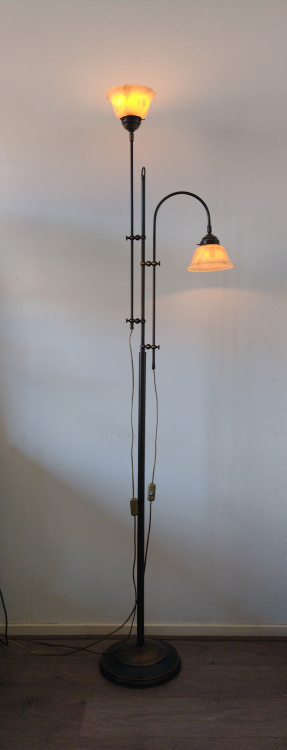 Image 1 of Stehleuchte mit marmorierten Glasschirmen