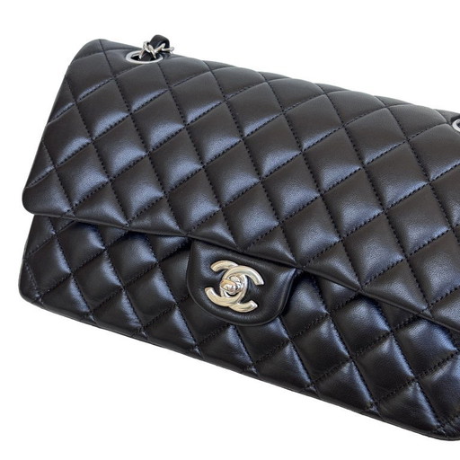 Chanel clásico con solapa mediana