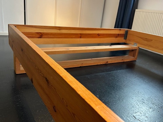 Estructura de cama de pino macizo de los años 70, de Ate van Apeldoorn. – Camas de matrimonio, Wood (photo 8 of 21)