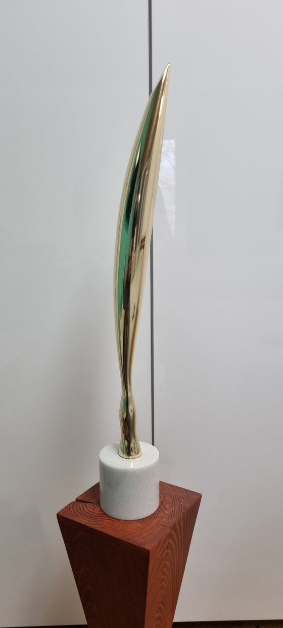 Image 1 of Escultura inspirada en Brâncuși