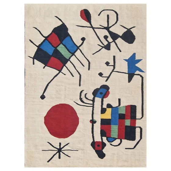 Tapisserie tissée à la main « Le Sourire des ailes flamboyantes » de Joan Miró | Laine sur coton (82 × 60 po) (photo 3 of 8)