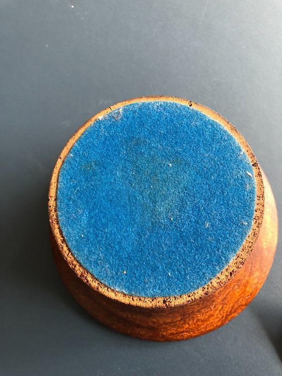 Image 1 of Una ciotola in legno ricavata dalla specie erbacea black-boy dell'Australia occidentale