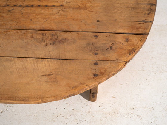 Rustic round cutting board table in solid wood – Central Europe, early 20th century – Coffee tables (photo 37 of 40)