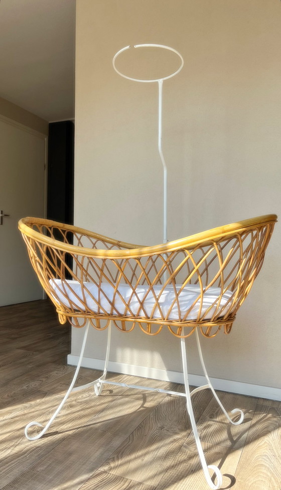 Image 1 of Rattan Wiege