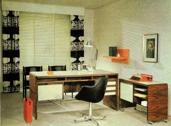 Image 1 of Scrivania vintage a forma di V (Oswald Vermaercke)