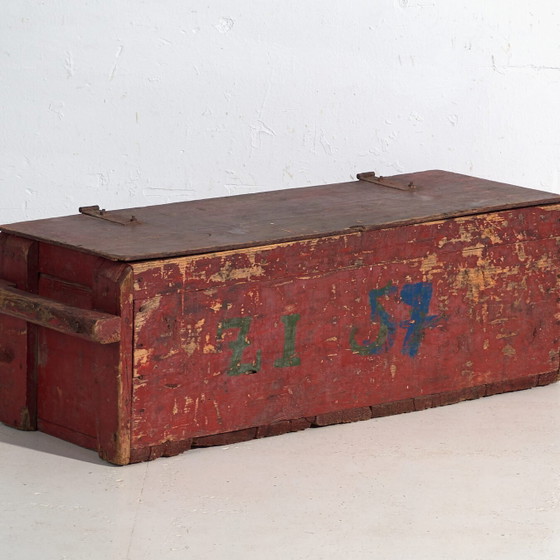 Malle rustique ancienne peinte en rouge – Europe Centrale, circa 1880 – Armoires de rangement, Rustic (photo 4 of 40)