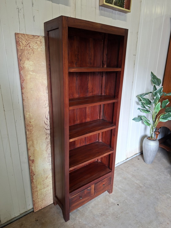 Image 1 of Libreria classica dimensioni 70x30cm e altezza 190cm.