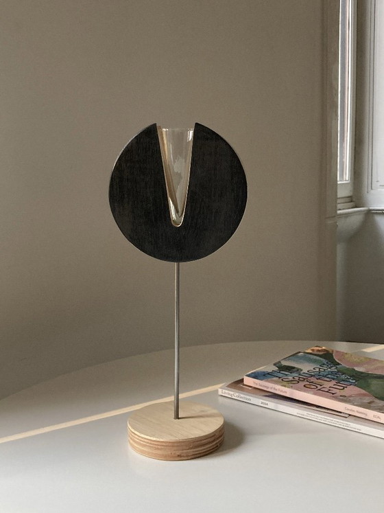 Image 1 of Hohe, gebrauchte Vase aus Holz und Metall