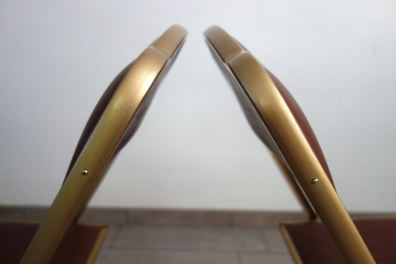 2 Stühle aus vergoldetem Metall und Skai im Opern-Stil der 60er/70er Jahre – Klappstühle (photo 11 of 13)