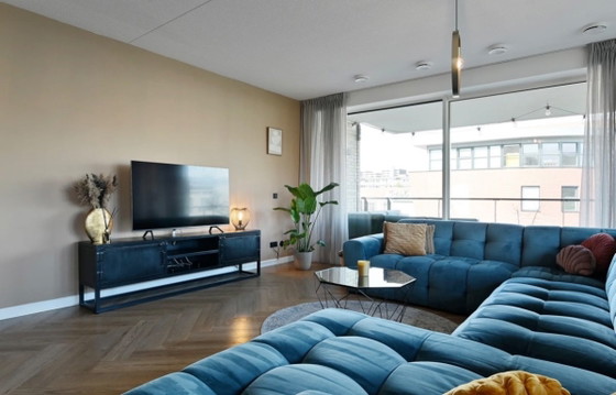 Petrolfarbenes Samt-Ecksofa, T&O Living, Modulare Sofas, Blau, Modern (Foto 3 von 7)