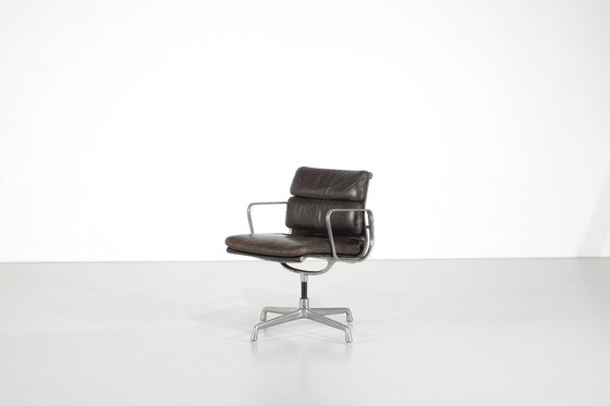 Image 1 of Softpad EA208 van Charles en Ray Eames voor Le mobilier International - jaren 60
