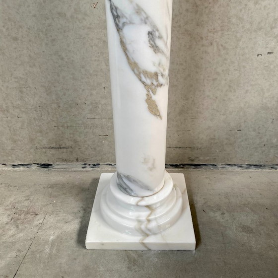 Image 1 of Consola auxiliar de mármol italiana de 1980