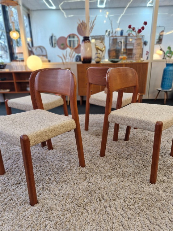 Image 1 of Ensemble de 4 chaises de salle à manger danoises en teck