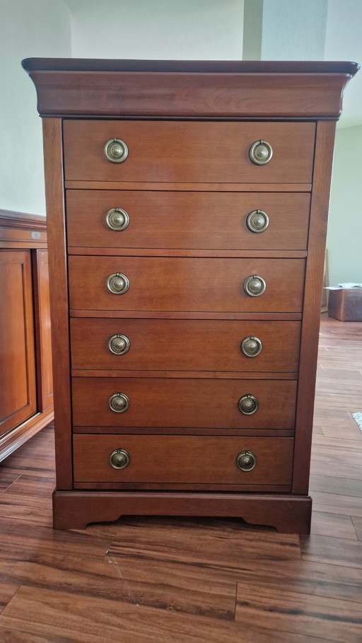 Cassettiera in legno con sei cassetti
