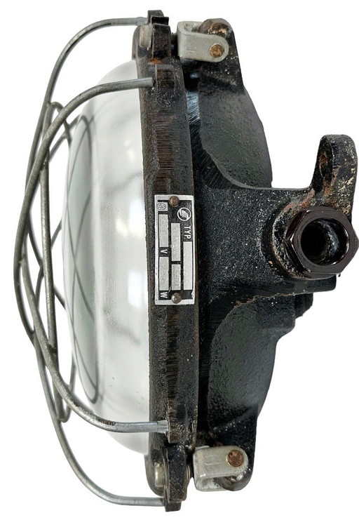 Lámpara de pared o techo industrial negra de hierro fundido de Elektrosvit, década de 1960