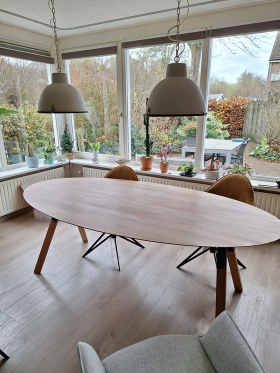 Image 1 of Tavolo da pranzo ovale Parade di Bert Plantagie