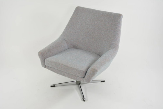 Image 1 of blue mottled swivel shell chairs