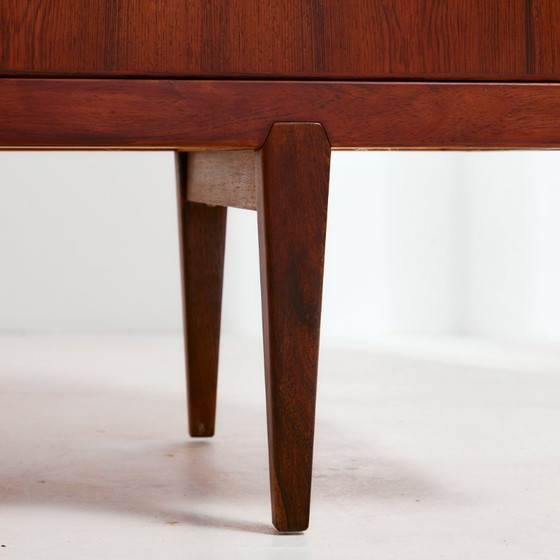 Image 1 of MK10673 Restored rosewood sideboard by Henry Rosengren Hansen for Brande Møbelindustri
