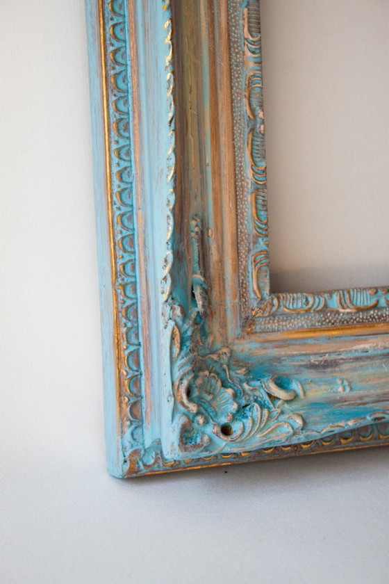 Image 1 of Handgemaakte vintage barokke houten lijst in Lodewijk XVI-stijl. Uniek exemplaar. Exclusieve kleur.