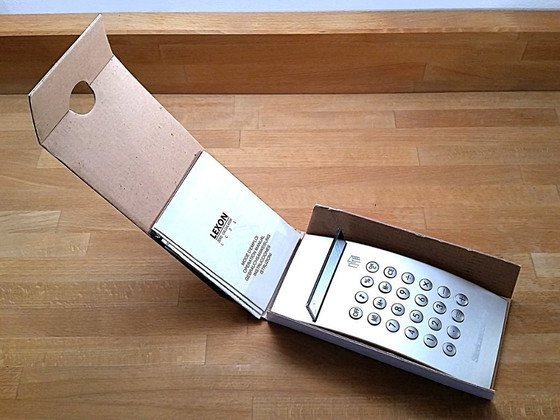Image 1 of LEXON LC25 "Nul" rekenmachine, Marc Berthier Design