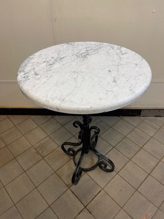 Vintage café tables with marble top – Side tables, Iron (photo 9 of 11)