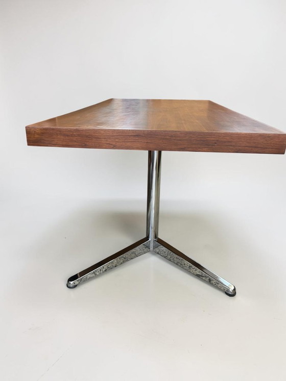 Image 1 of Groot vintage directiebureau in de stijl van Florence Knoll – 200 cm x 100 cm, walnoot en chroom