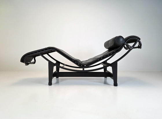 Image 1 of Chaise Longue Cassina LC4 – Le Corbusier, Charlotte Perriand e Pierre Jeanneret