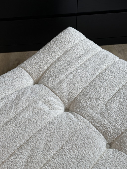 Ligne Roset Togo Puf/Poef (Pedestal) | Bouclé Cowo (Blanco)
