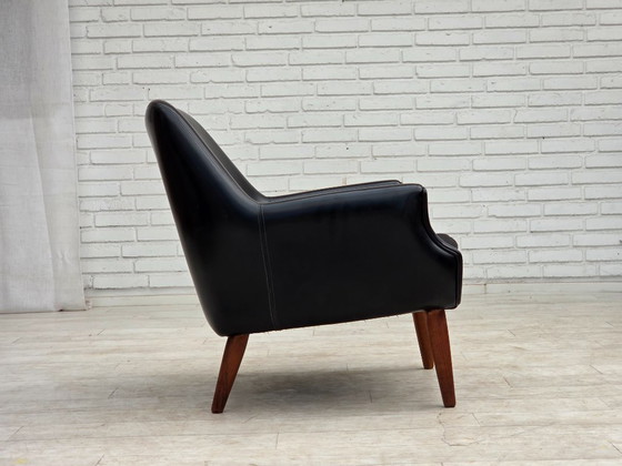 Image 1 of Anni '70, poltrona danese, similpelle, gambe in legno di teak.