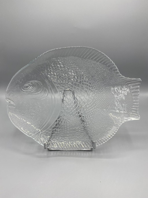 Grande piatto da portata vintage in vetro stampato a forma di pesce, con design a squame. – glazen karaffen, Glass
