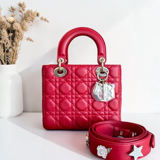 DIOR LADY SMALL FLAP - PELLE DI AGNELLO CANNAGE ROSSO CON DETTAGLI ORO