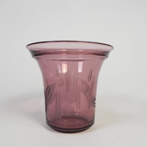 Art Deco vaas met gegraveerde geometrische en florale motieven , jaren 30