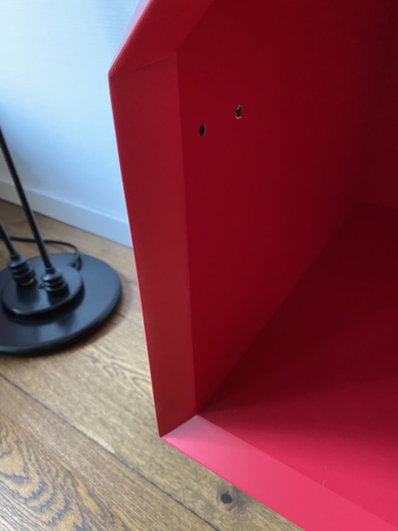 Image 1 of Mueble estilo Memphis 4 bloques rojos sueltos 40x40x40 cm