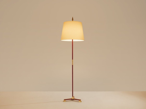 Image 1 of Jacques Adnet Piqué Sellier Stehlampe aus rotem Leder und Messing, 1950