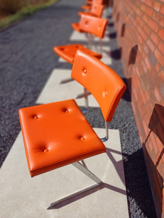 Image 1 of Sillas en zigzag