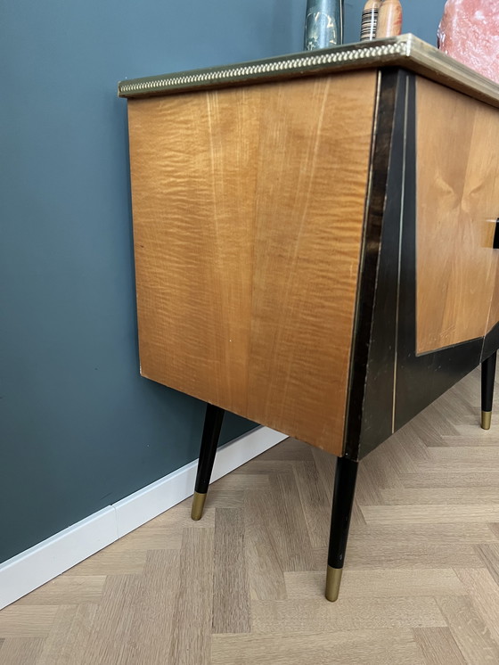 Image 1 of Buffet style rockabilly des années 1950 avec plateau en verre