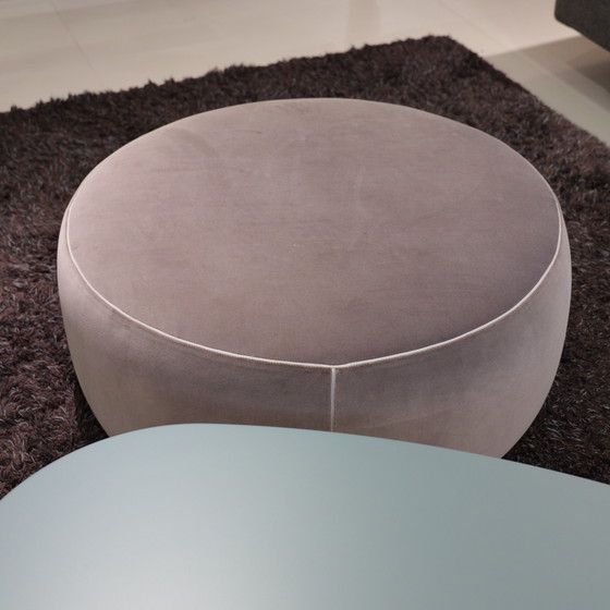 Image 1 of Pouf ottomano Dress-up di Cassina