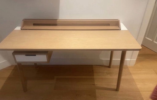 Escritorio Harto Honoré de roble natural, diseño escandinavo