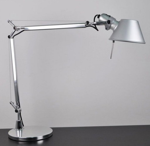 Tolomeo Mini Van Artemide: Dé Perfecte Tijdloze Bureaulamp