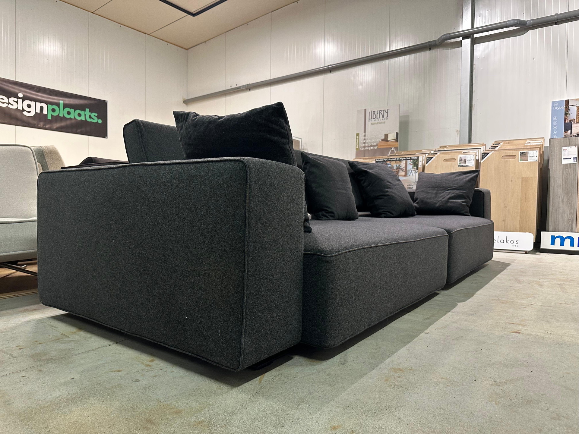 ZGAN B&B Italia Andy Bank Anthracite | €4,100 | Whoppah