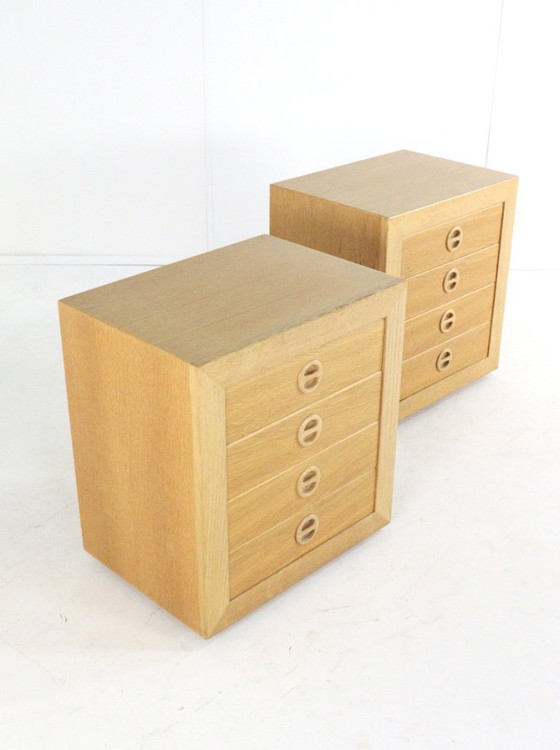 Image 1 of Ensemble de 2 tables de chevet en chêne vintage