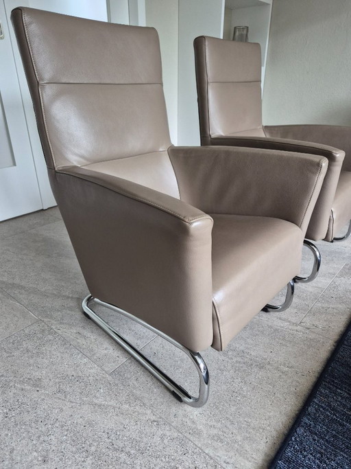 2 Sillones de Cuero con Base Cromada Moderna