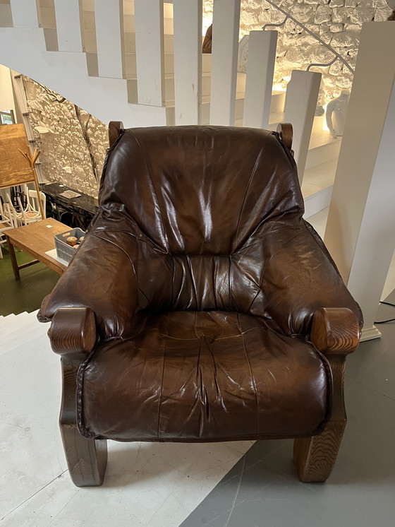 Image 1 of Conjunto de sofá y 2 sillones de los años 60 en madera y cuero