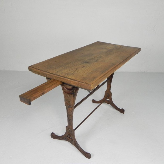 Image 1 of Table de bistrot Art Déco avec plateau en chêne sur piétement en fonte