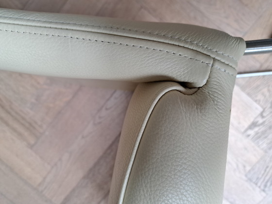 Image 1 of 4 sillas de comedor modernas de cuero blanco