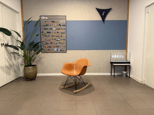 Vitra | Eames | RAR | Rusty Orange Fiberglass | 1x