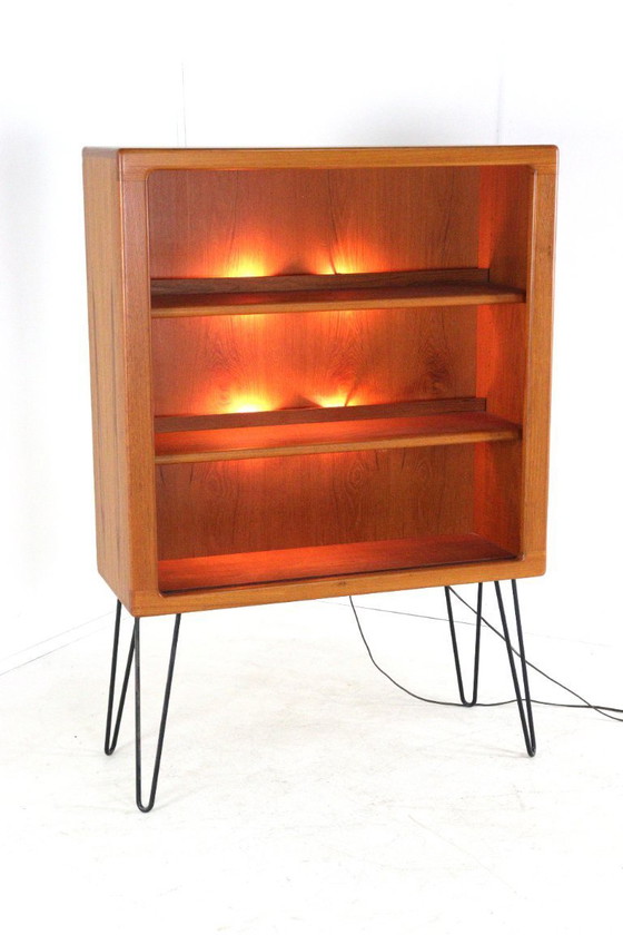 Image 1 of Dyrlund vitrinekast vintage Deens design